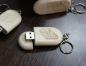 stick-usb-din-lemn-cu-breloc-4-gb